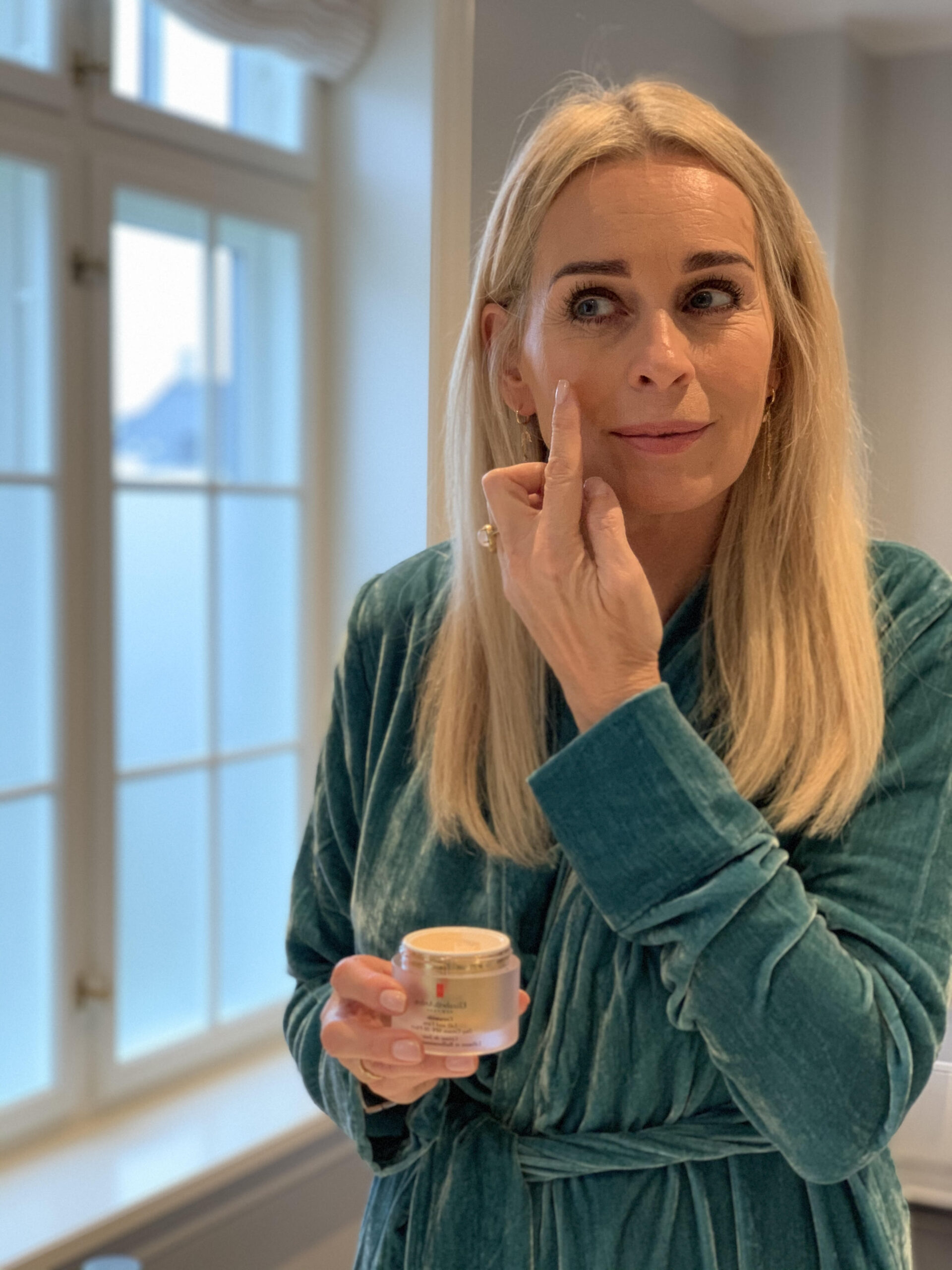 Elizabeth Arden, eksklusiv hudpleje, hudplejerutine, moden hud, creme, serum, kapsler